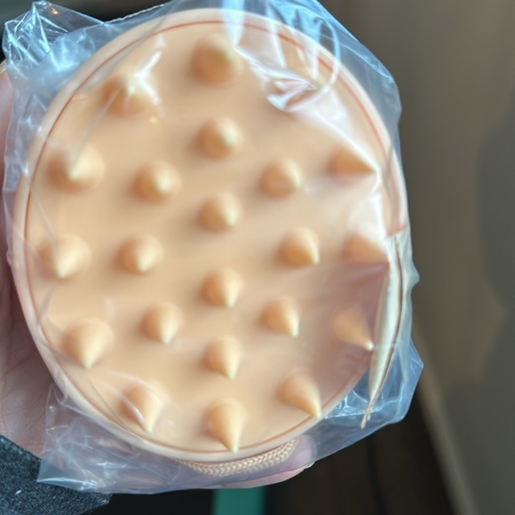 Ouai Scalp Massager - Picture 3 of 6